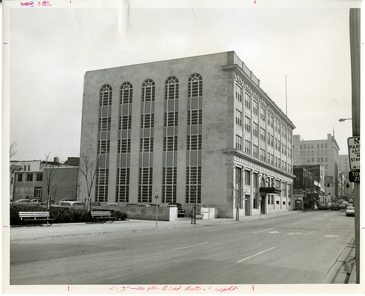 Morris Memorial Building near James Robertson Parkway